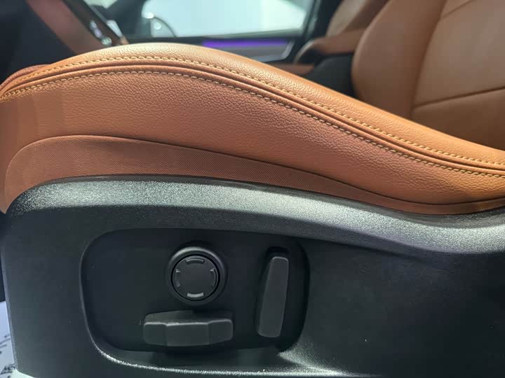 Фото 7 - Jaguar F-Pace