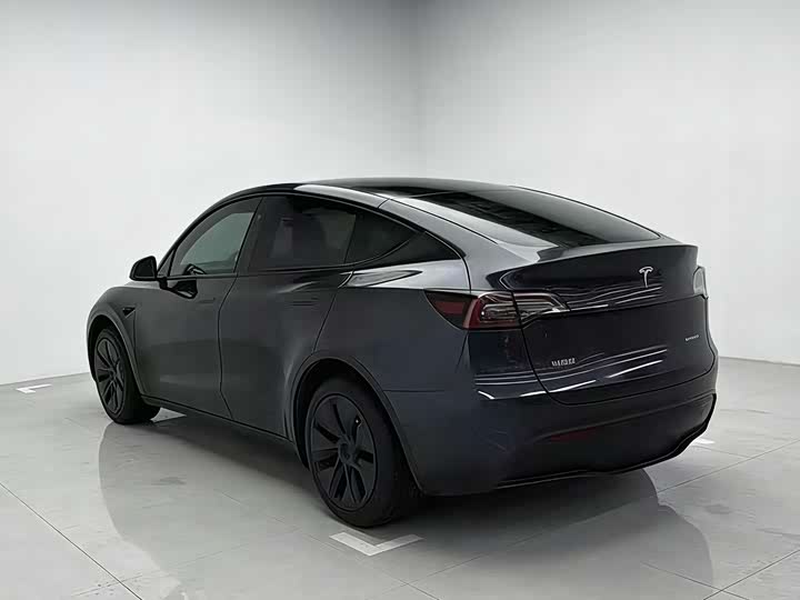 Фото 3 - Tesla Model Y