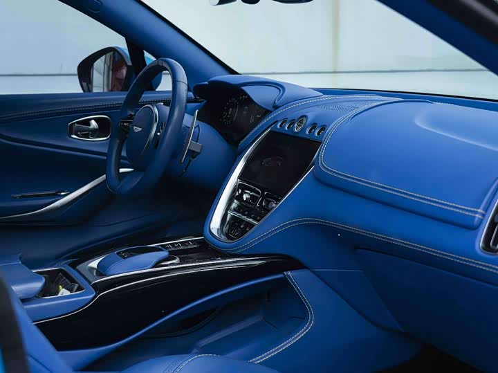 Фото 9 - Aston Martin DBX