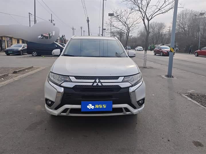 Фото 2 - Mitsubishi Outlander