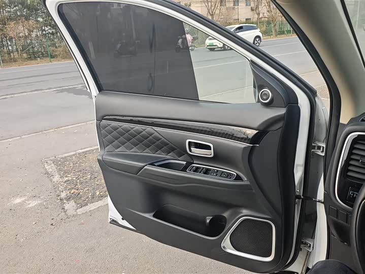 Фото 7 - Mitsubishi Outlander