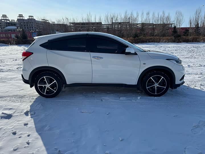 Фото 4 - Honda Vezel