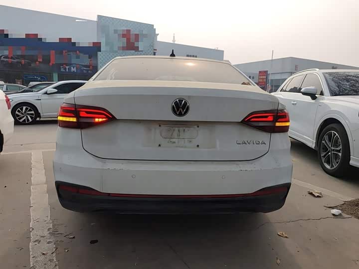 Фото 6 - Volkswagen Lavida