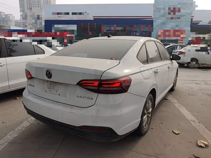 Фото 7 - Volkswagen Lavida