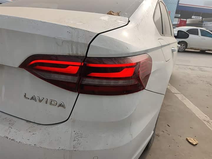 Фото 8 - Volkswagen Lavida