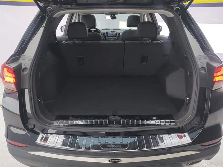 Фото 4 - Chevrolet Equinox