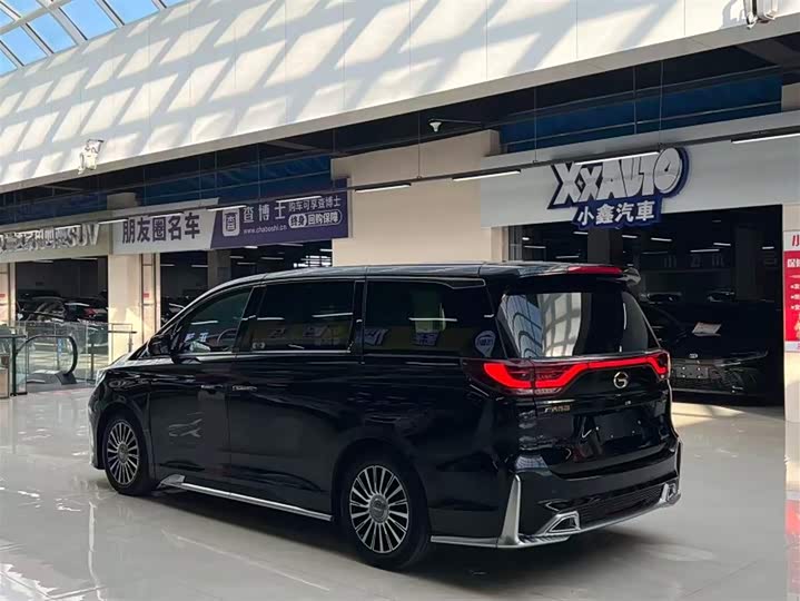 Фото 2 - GAC Trumpchi M8