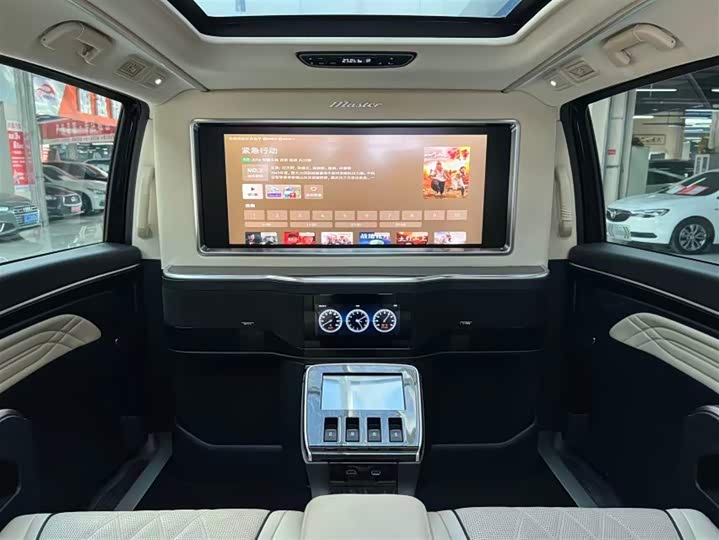 Фото 7 - GAC Trumpchi M8