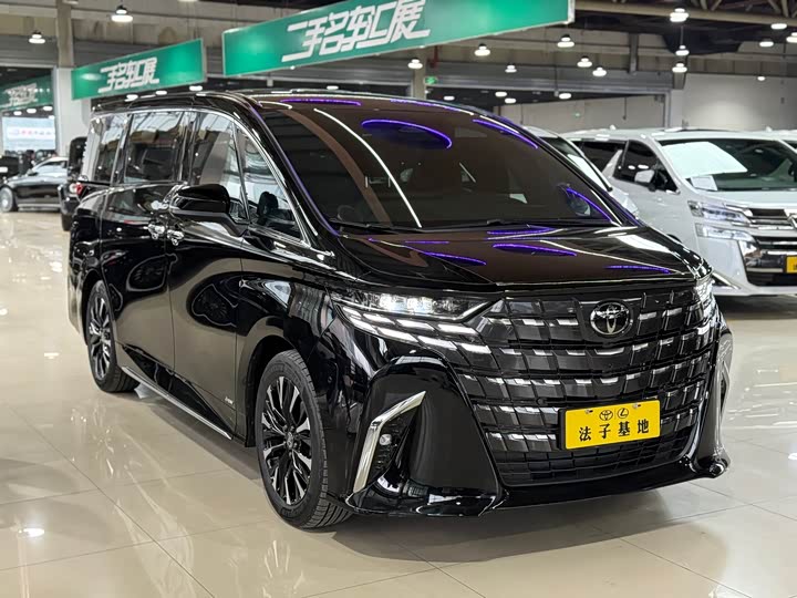 Фото 3 - Toyota Alphard
