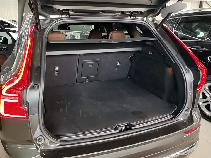 Фото 4 - Volvo XC60