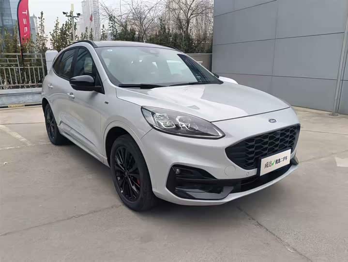 Фото 2 - Ford Escape