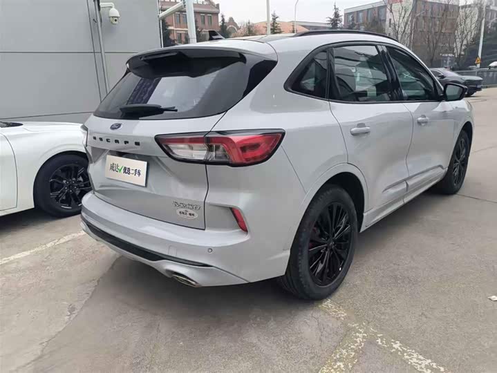 Фото 4 - Ford Escape