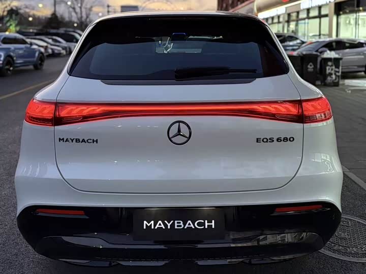 Фото 4 - Mercedes-Benz Maybach EQS SUV