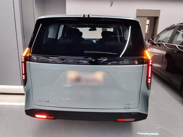 Фото 6 - Maxus Mifa 7