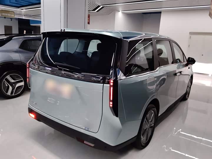 Фото 7 - Maxus Mifa 7