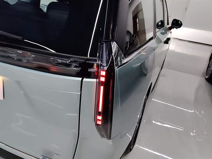 Фото 8 - Maxus Mifa 7