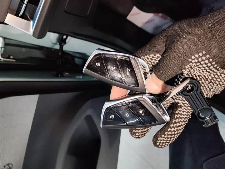 Фото 9 - Maxus Mifa 7