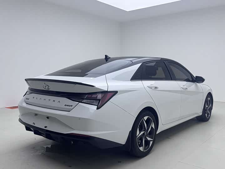 Фото 4 - Hyundai Elantra N line