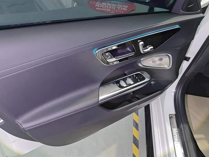 Фото 7 - Mercedes-Benz C-Class