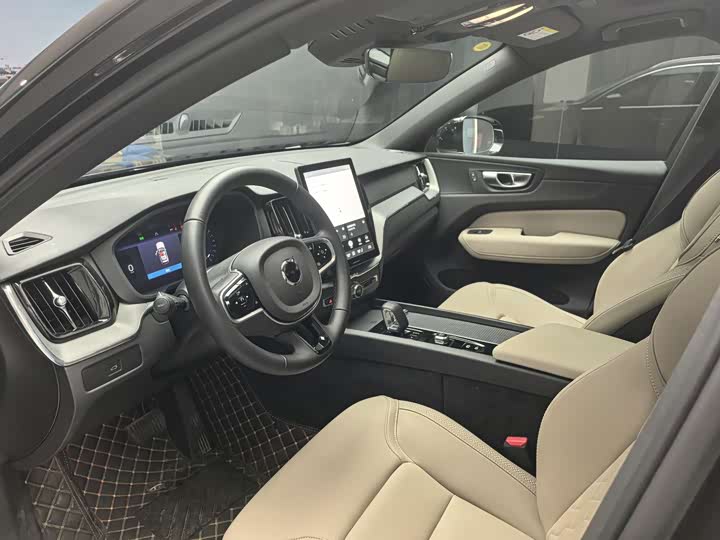 Фото 5 - Volvo XC60