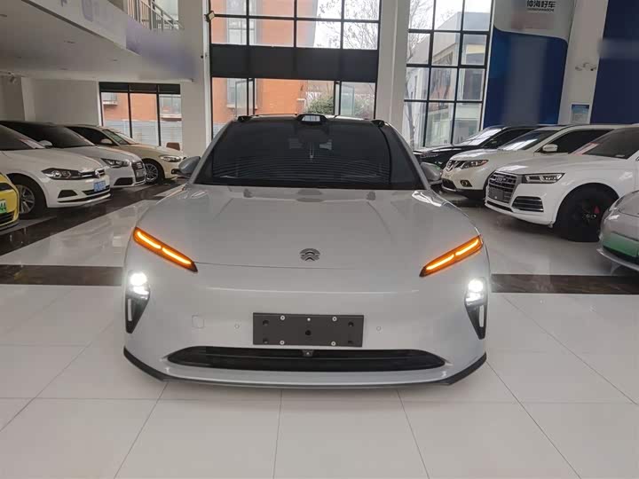 Фото 3 - Nio ET5T