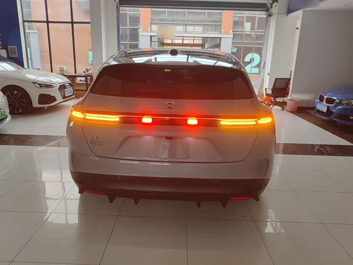 Фото 6 - Nio ET5T