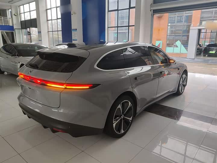 Фото 7 - Nio ET5T