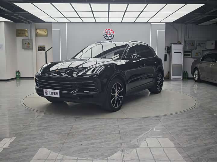 Фото 1 - Porsche Cayenne