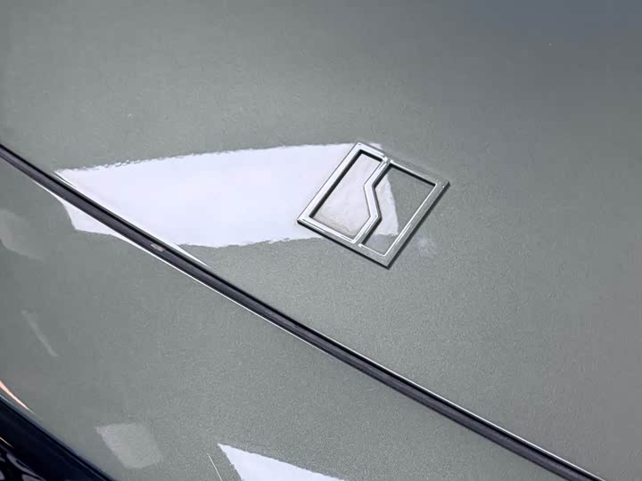 Фото 5 - Zeekr 001