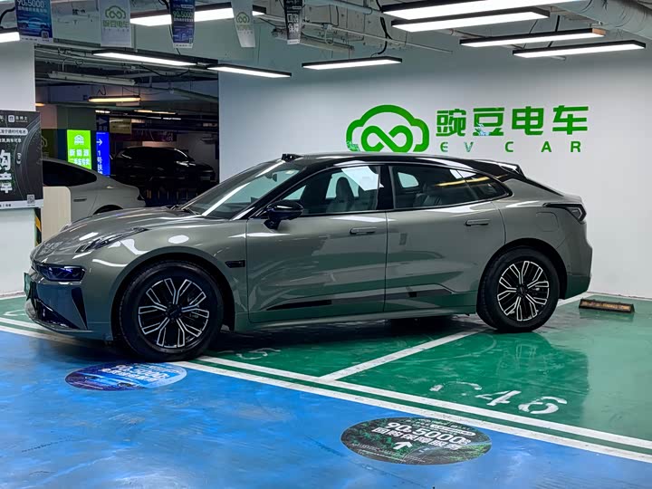 Фото 7 - Zeekr 001