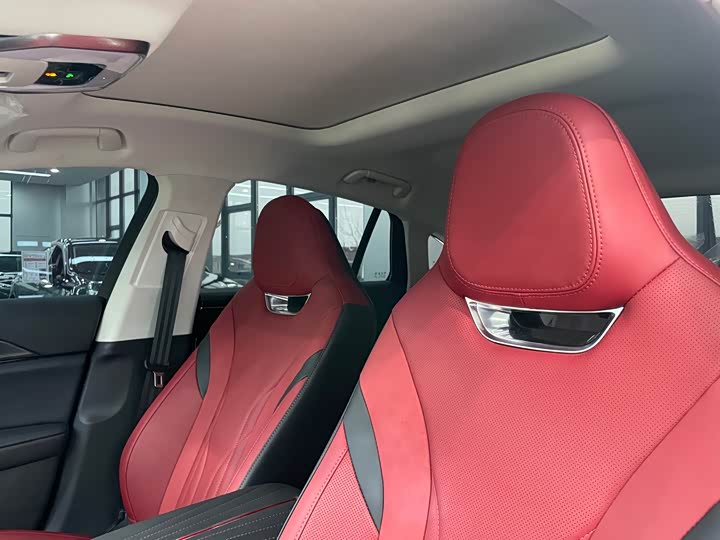 Фото 9 - Hongqi H6