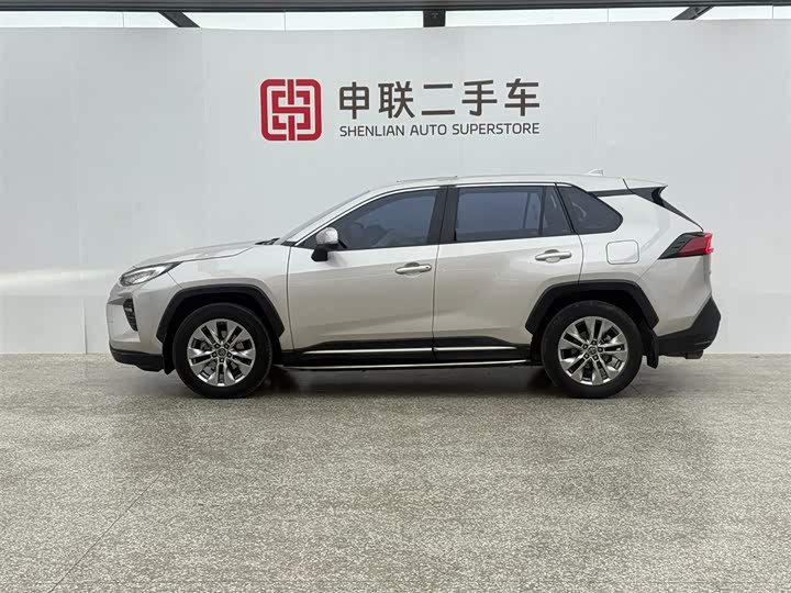 Фото 3 - Toyota Wildlander