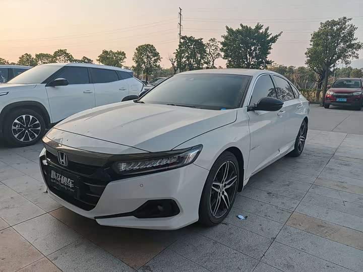 Фото 1 - Honda Accord