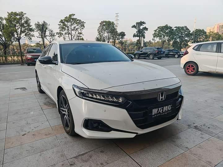 Фото 3 - Honda Accord