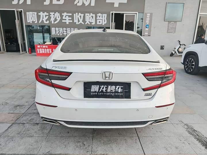 Фото 4 - Honda Accord