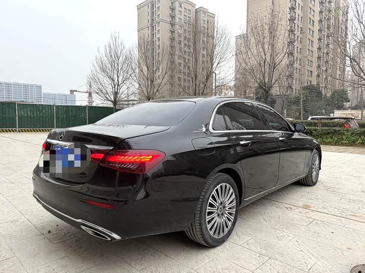 Фото 7 - Mercedes-Benz E-Class