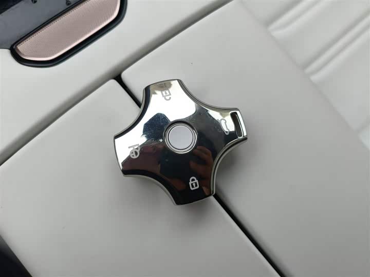 Фото 9 - Dongfeng Yipai eπ 007