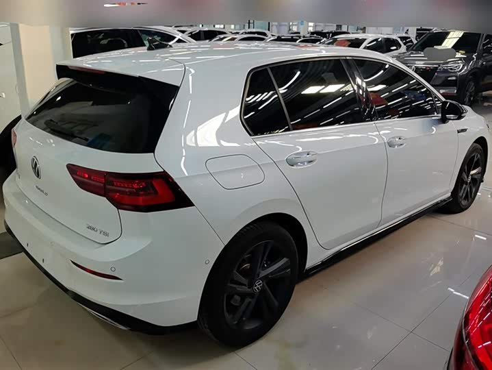 Фото 3 - Volkswagen Golf