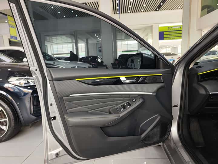 Фото 4 - Dongfeng Aeolus Yixuan Max