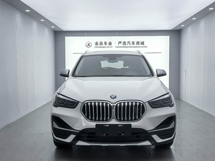 Фото 2 - BMW X1
