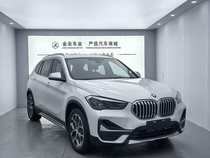 Фото 3 - BMW X1