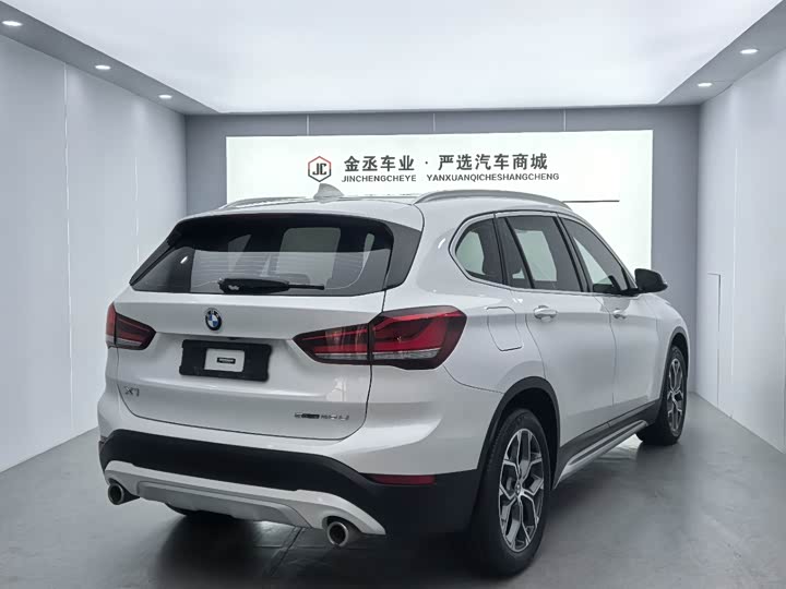 Фото 6 - BMW X1