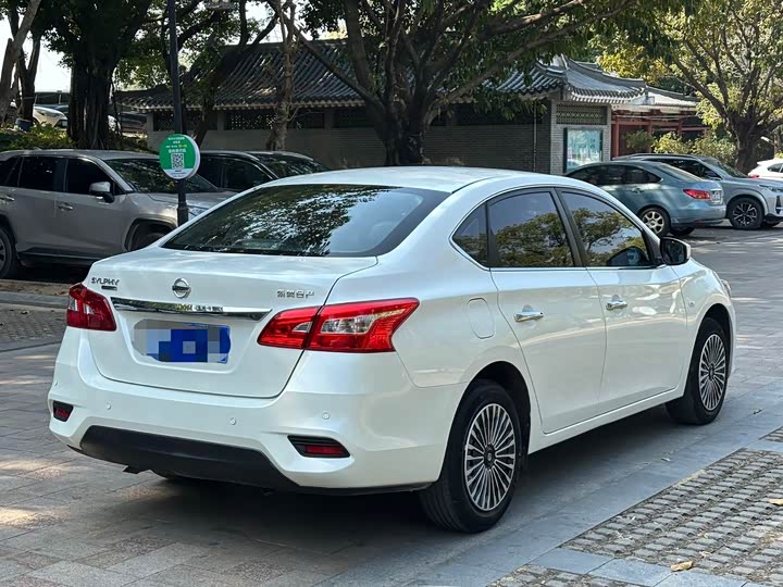 Фото 5 - Nissan Sylphy