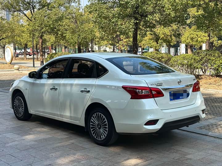 Фото 7 - Nissan Sylphy