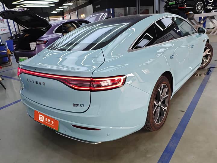 Фото 3 - Luxeed S7