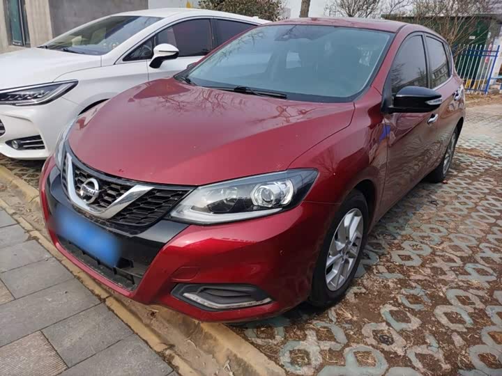 Фото 2 - Nissan Tiida