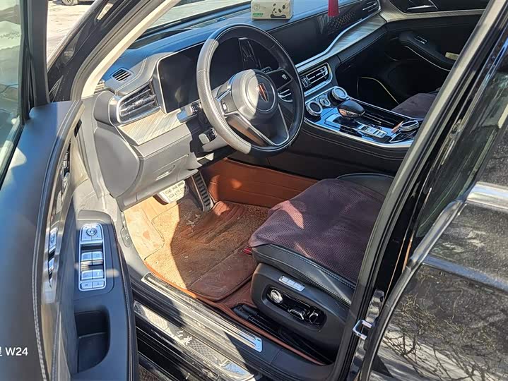 Фото 9 - Hongqi H9