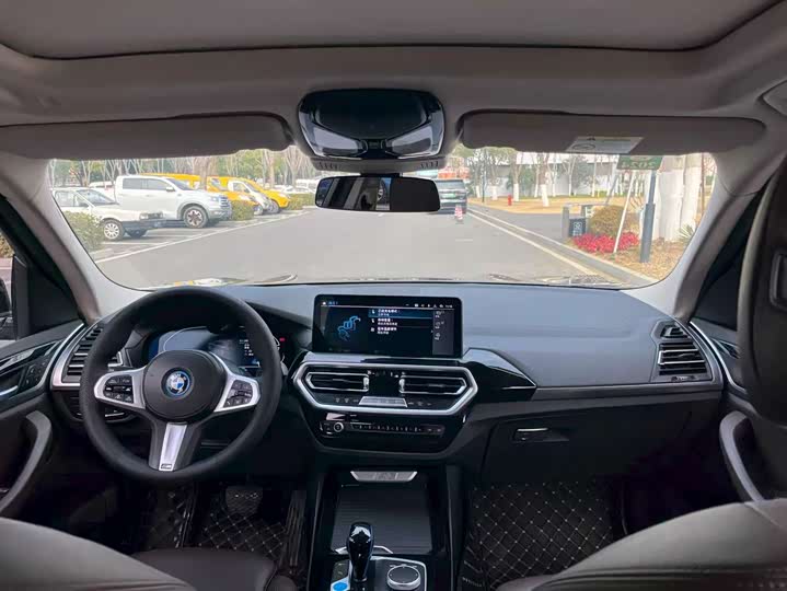 Фото 4 - BMW iX3