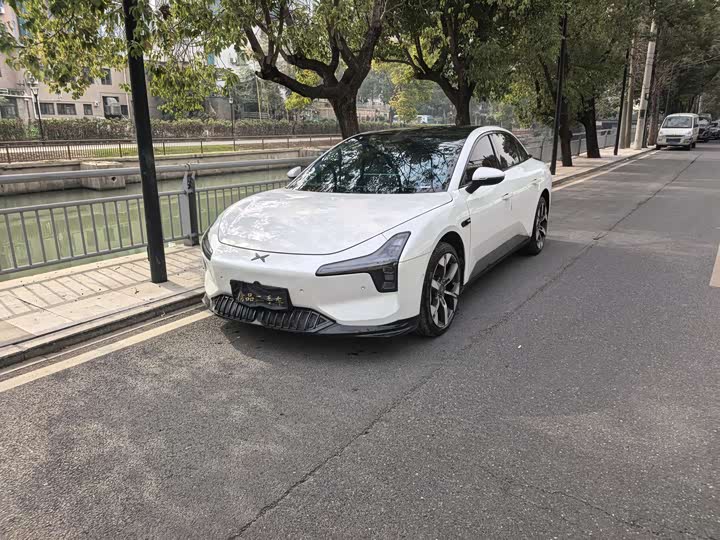 Фото 1 - XPeng Mona M03