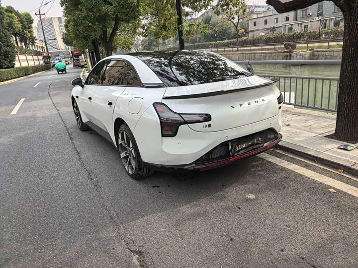 Фото 9 - XPeng Mona M03